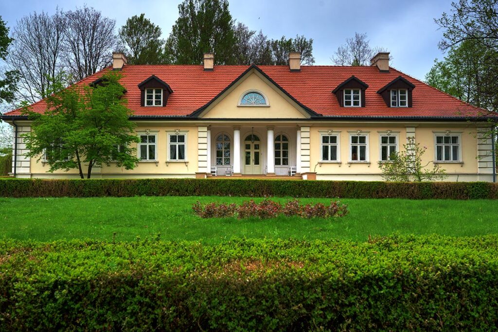 Fotografia wnętrz i obiektów 3 zdjęcia dworu w tomaszowicach
